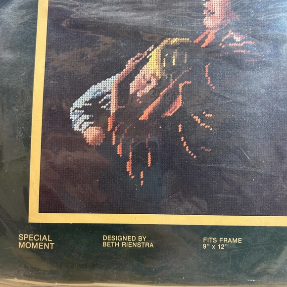 New Needlepoint Sunset Kit Special Moment Mother & Child Kit Number 6550 - Picture 4 of 7